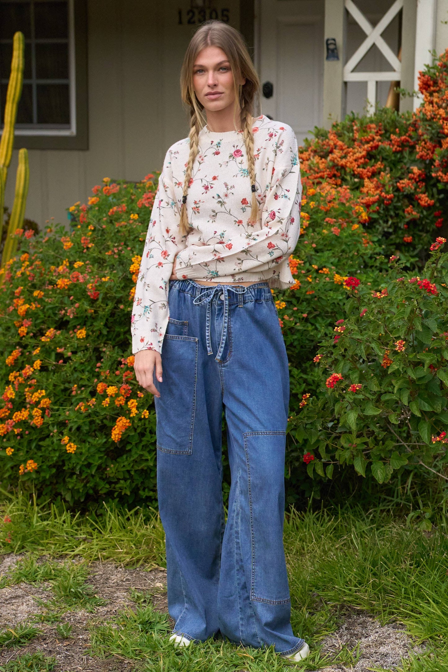 FLORAL LIGHTWEIGHT LONGSLEEVE SWEATER