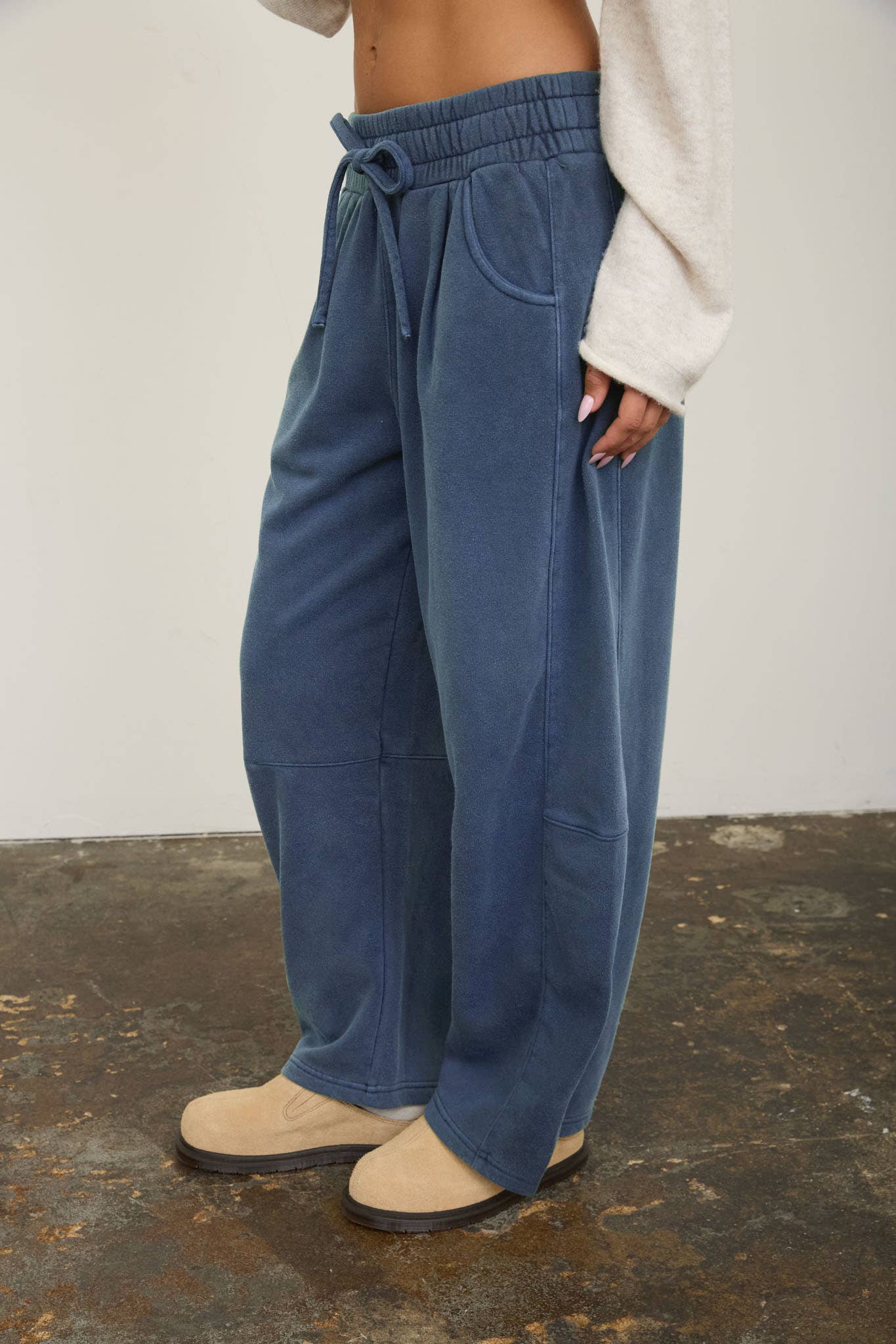 Blu Pepper - SMOCKED WAIST DRAWSTRING BARREL LEG SWEATPANTS: VINTAGE BLUE