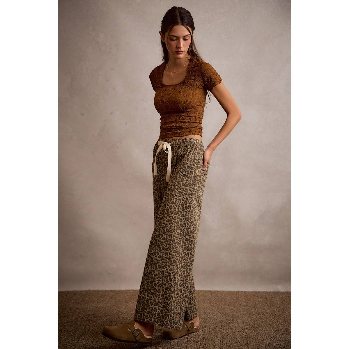LEOPARD ELASTICIZED WAIST WIDE PANTS
