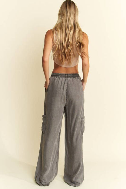 JADE BY JANE - MINERAL WASH TENCEL WIDE PANTS: CHARCOAL / L