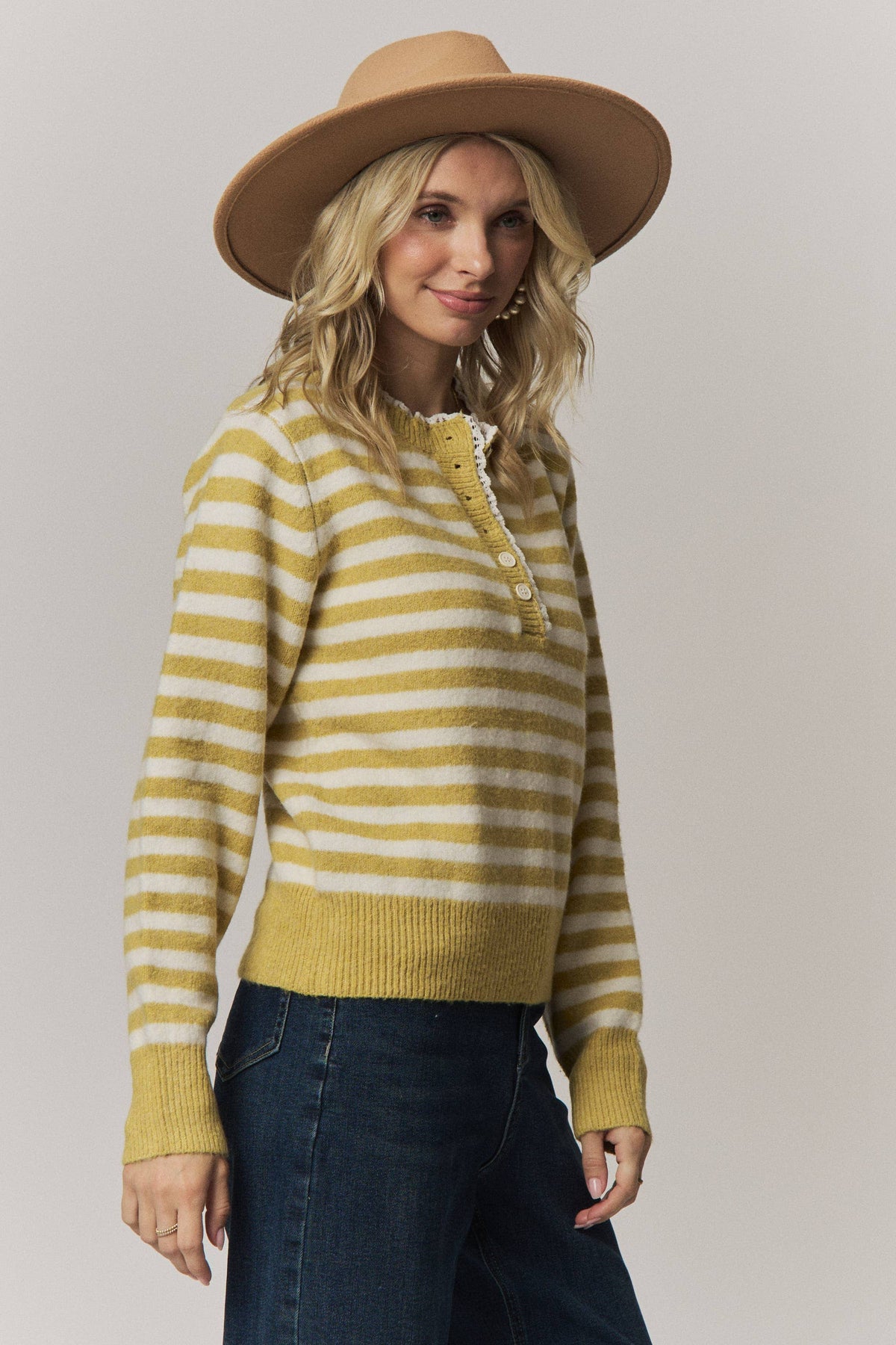 VINTAGE STRIPED HENLEY KNIT SWEATER: MUSTARD