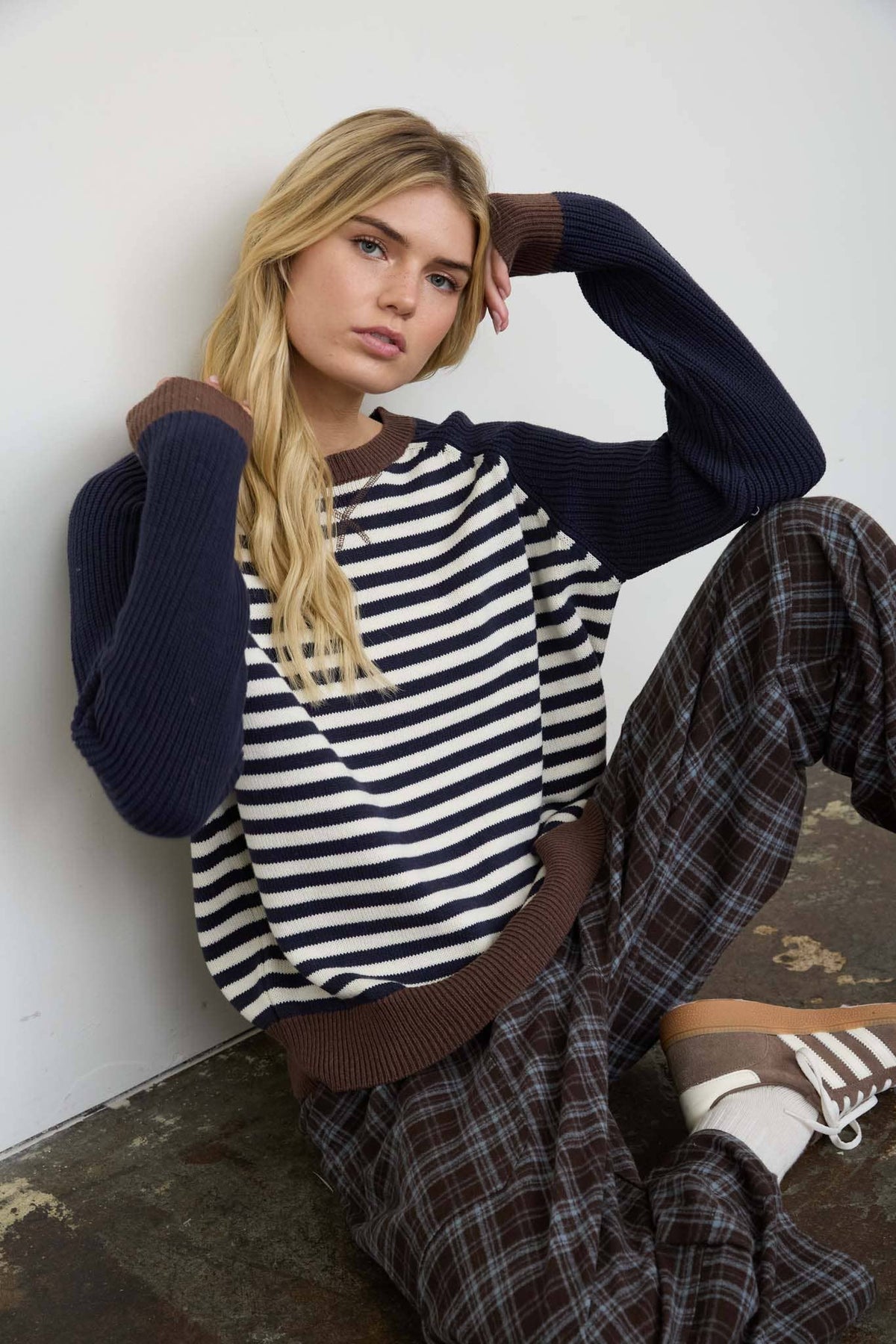 Blu Pepper - STRIPED COLORBLOCK RAGLAN LONG SLEEVE CREW SWEATER: HUNTER GREEN
