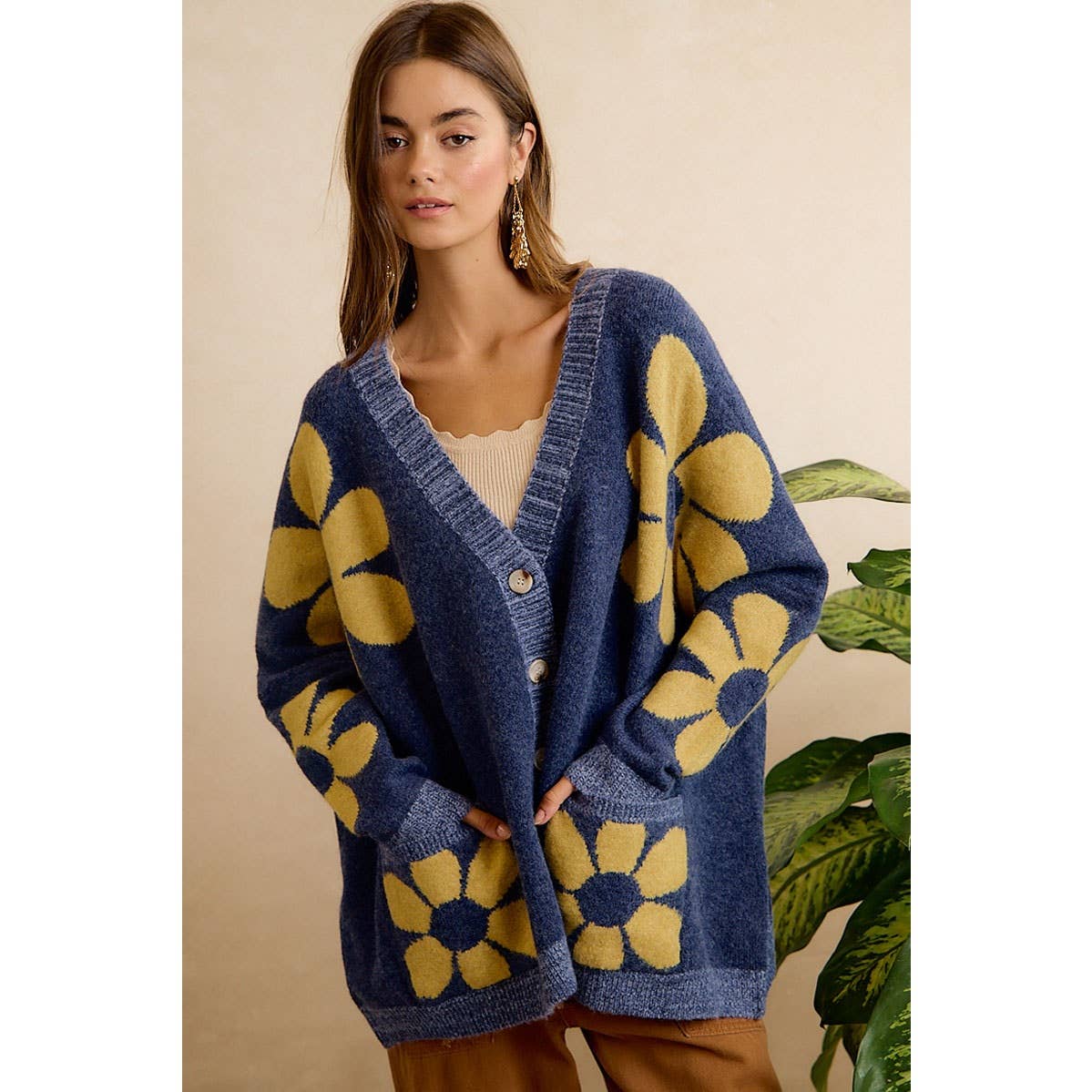 FLOWER PATTERNED OVERSIZED BUTTON CARDIGAN WITH POCKETS: NAVY