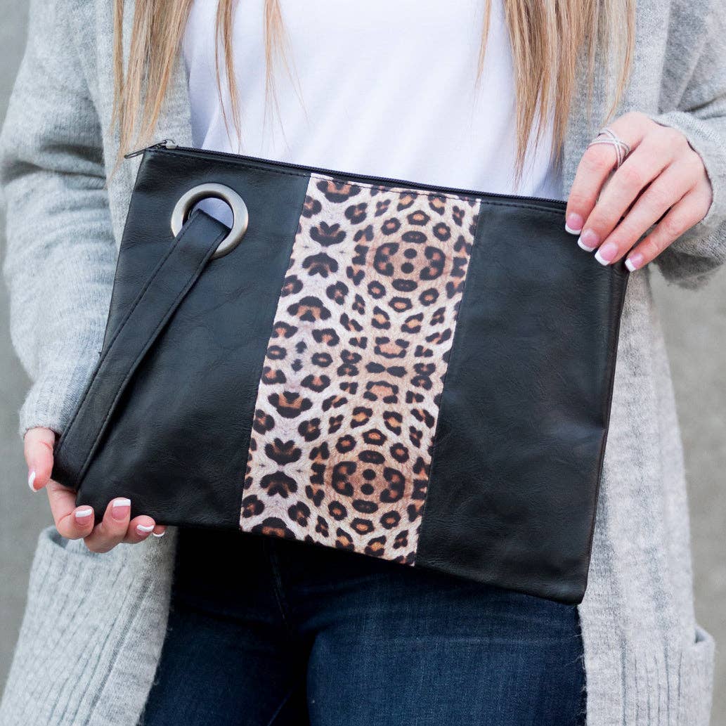 Aili's Corner - Leopard Dual Tone Clutch: Black Leopard