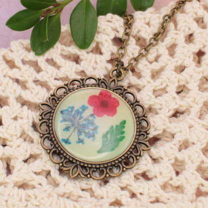 ZAD - Antique Gold Dried Flower White Cameo Necklace