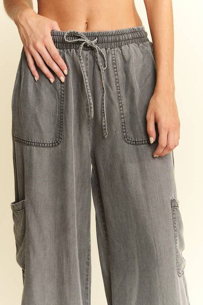 JADE BY JANE - MINERAL WASH TENCEL WIDE PANTS: CHARCOAL / M