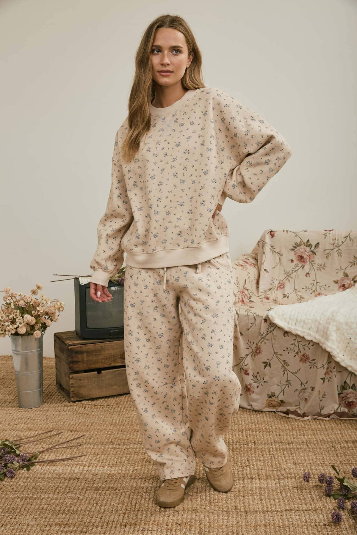 Blu Pepper - DITSY FLORAL BOXY CREW NECK SWEATSHIRT : KHAKI MULTI