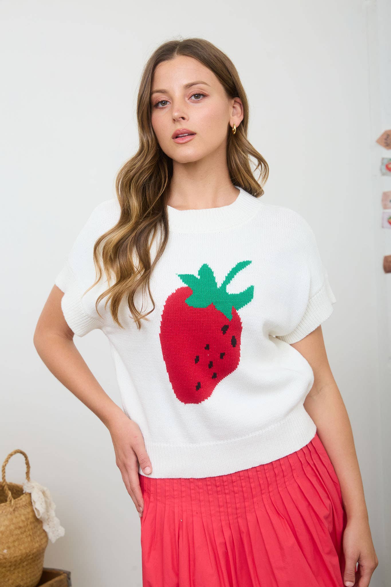 STRAWBERRY MOTIF SHORT SLEEVE KNIT PULLOVER
