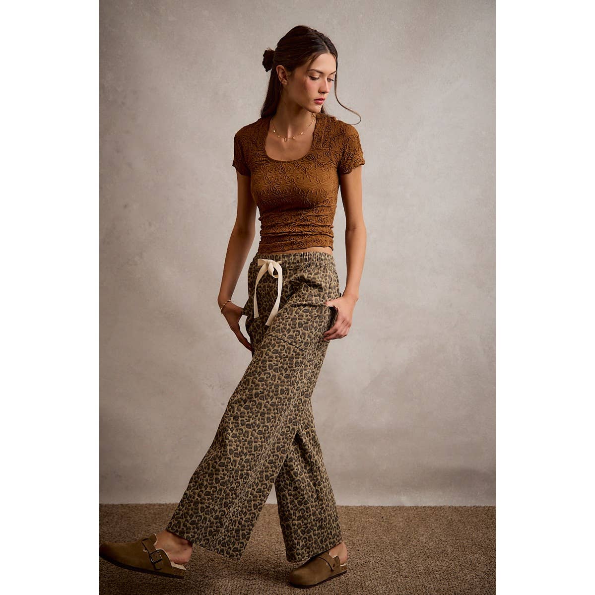 LEOPARD ELASTICIZED WAIST WIDE PANTS