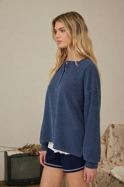 HENLEY RIBBED BOXY LONG SLEEVE WASHED KNIT TOP