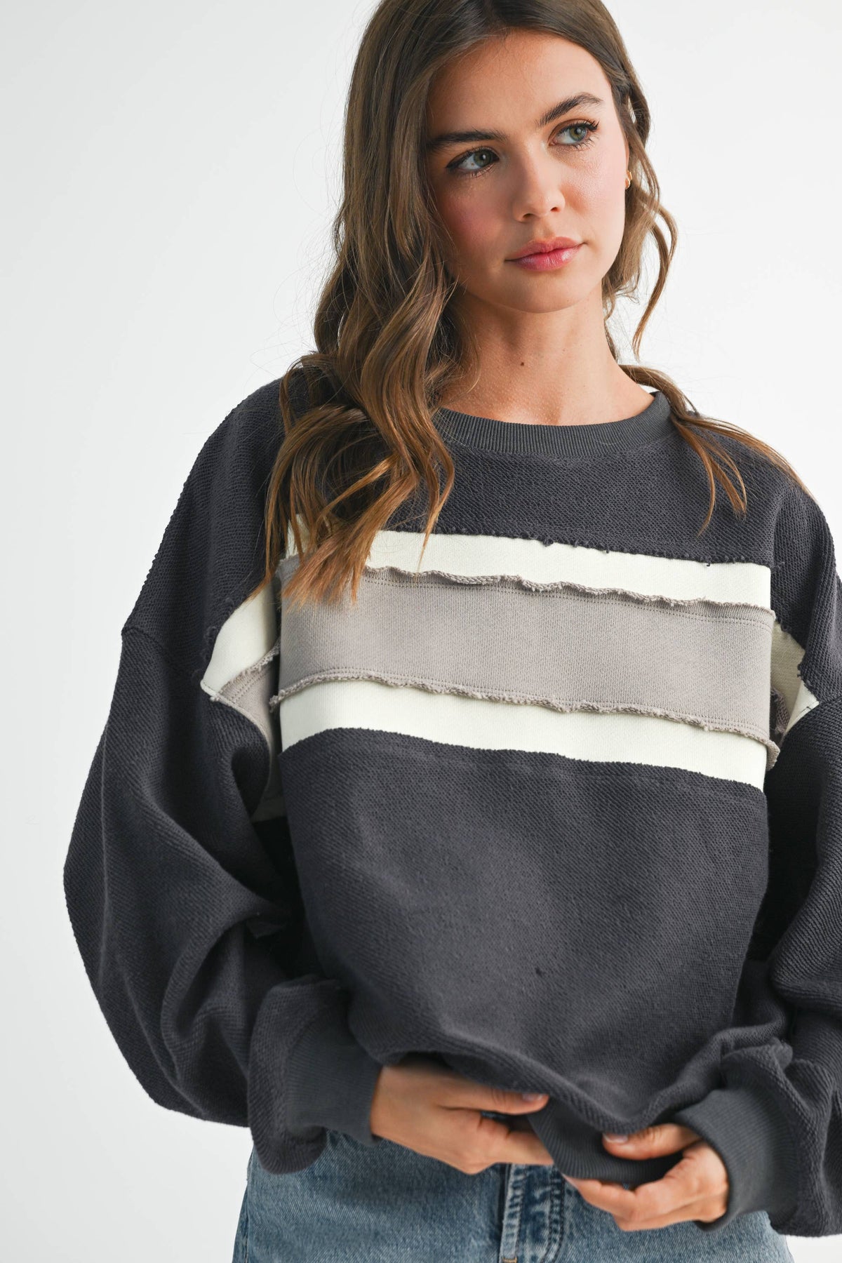 AEMI + CO - 846AD Winnie Sweatshirt: Navy/Ivory/Tan / L / Top