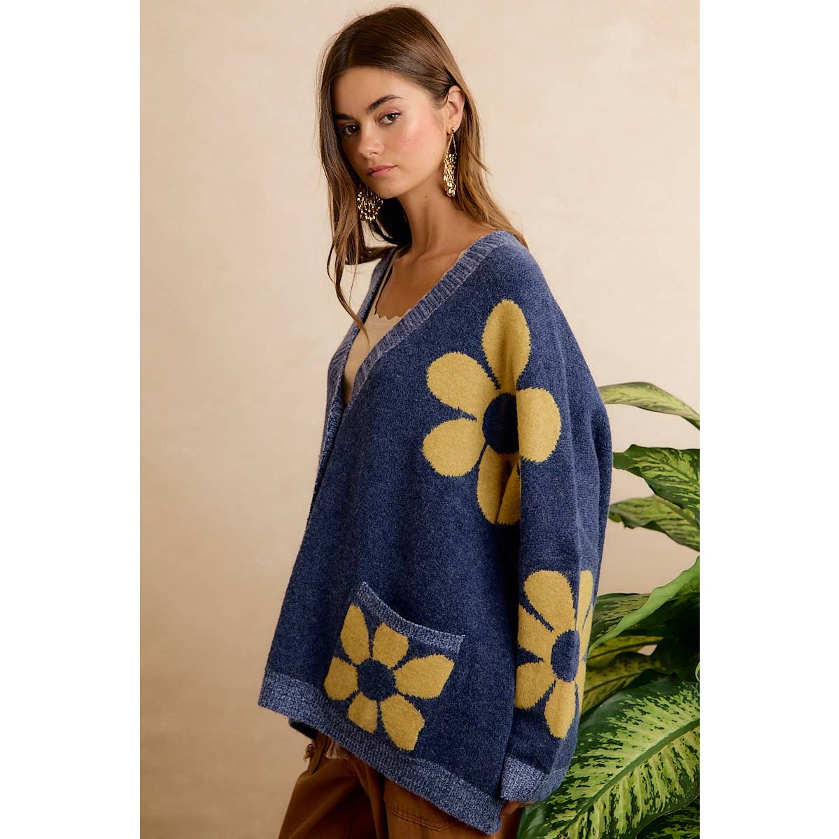 FLOWER PATTERNED OVERSIZED BUTTON CARDIGAN WITH POCKETS: NAVY