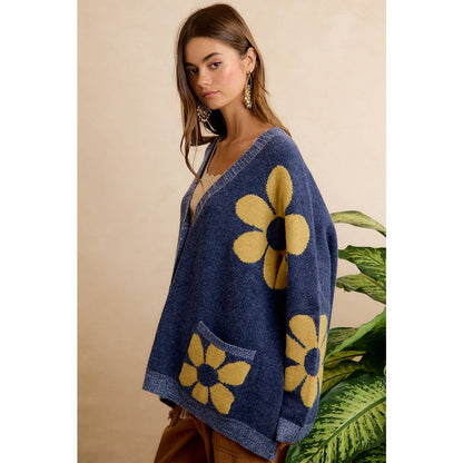 FLOWER PATTERNED OVERSIZED BUTTON CARDIGAN WITH POCKETS: NAVY