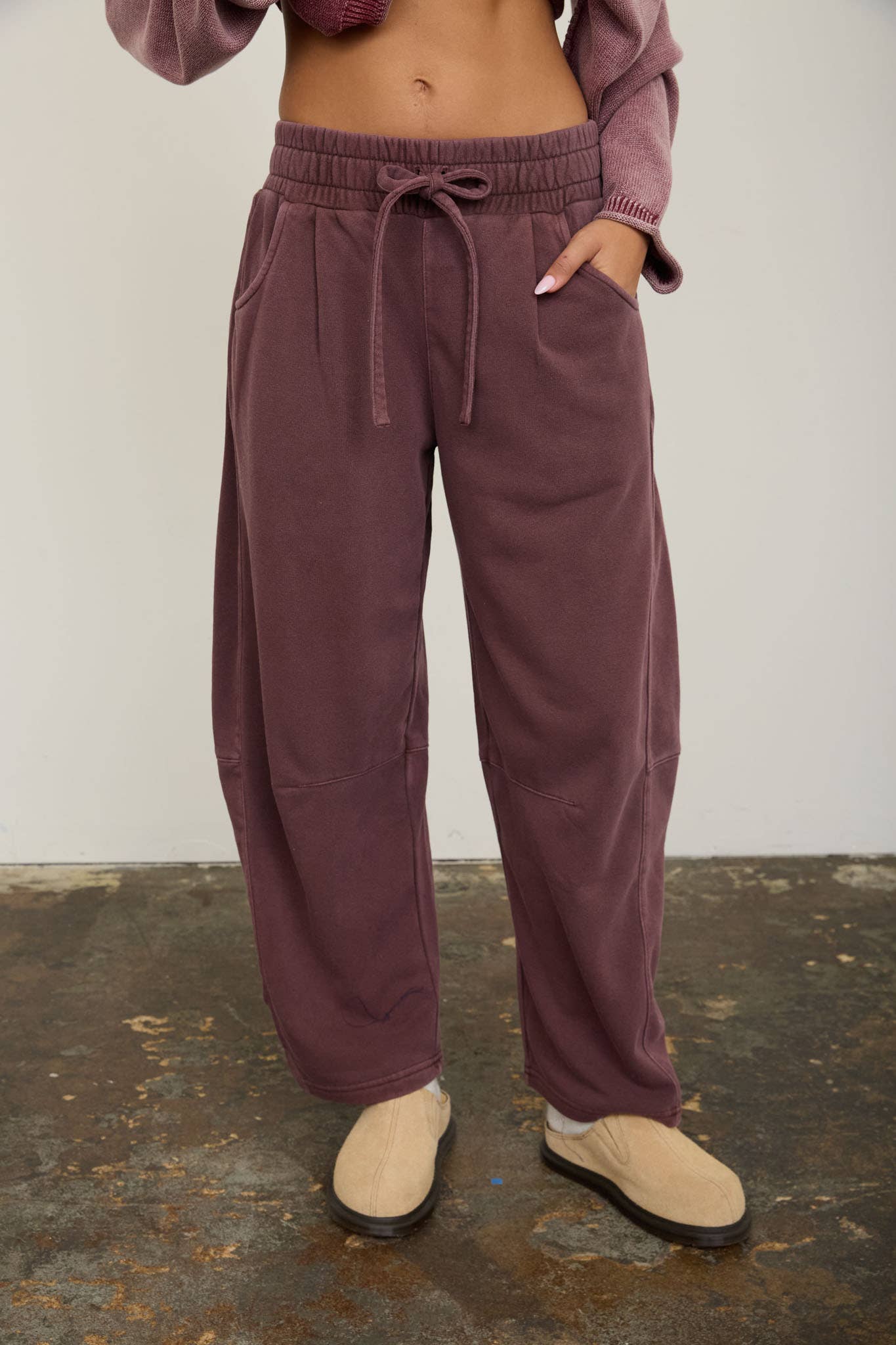 Blu Pepper - SMOCKED WAIST DRAWSTRING BARREL LEG SWEATPANTS: VINTAGE BLUE
