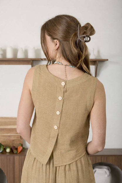 Blu Pepper - TEXTURED SLEEVELESS BACK BUTTON DETAIL TOP