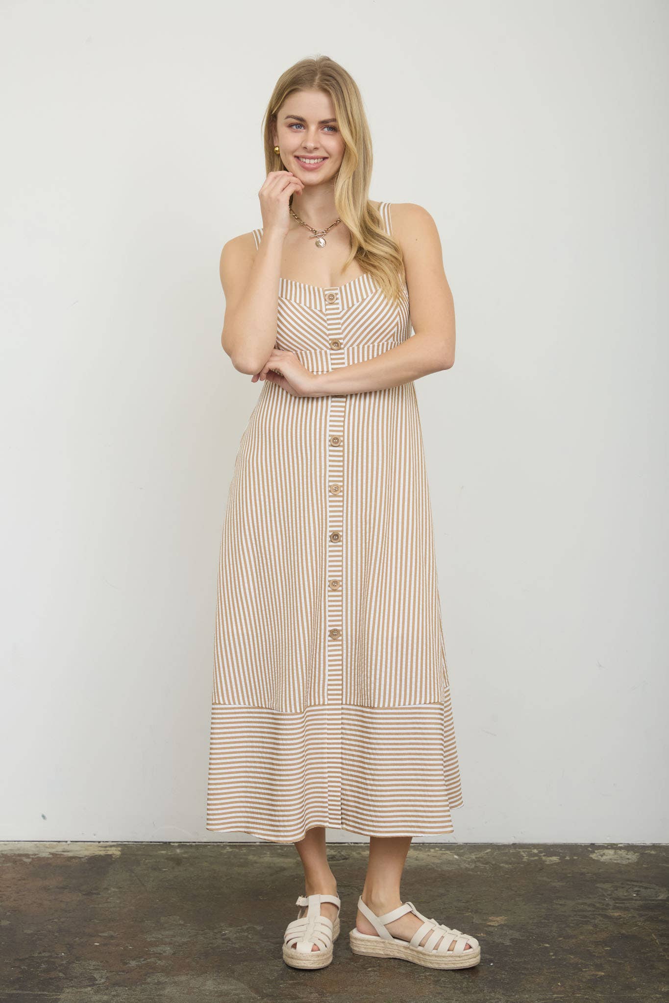 STRIPE SWEETHEART BUTTON DOWN SLEEVELESS MIDI DRESS KHAKI