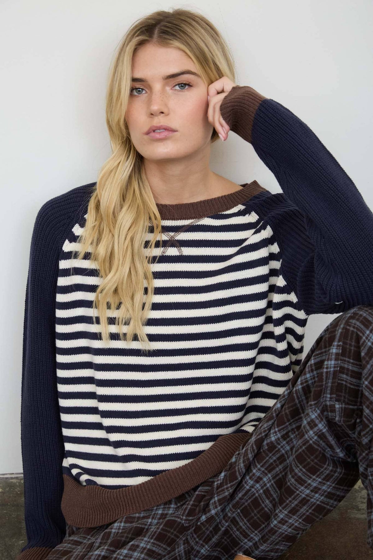 Blu Pepper - STRIPED COLORBLOCK RAGLAN LONG SLEEVE CREW SWEATER: HUNTER GREEN