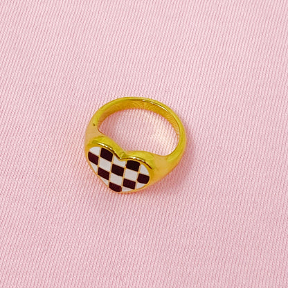 CHECKERED HEART SIGNET RING