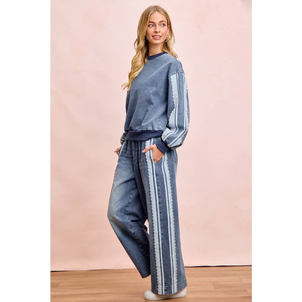 BiBi - WASHED DENIM LACE CONTRAST SIDED SWEATSHIRT TOP: DENIM / S