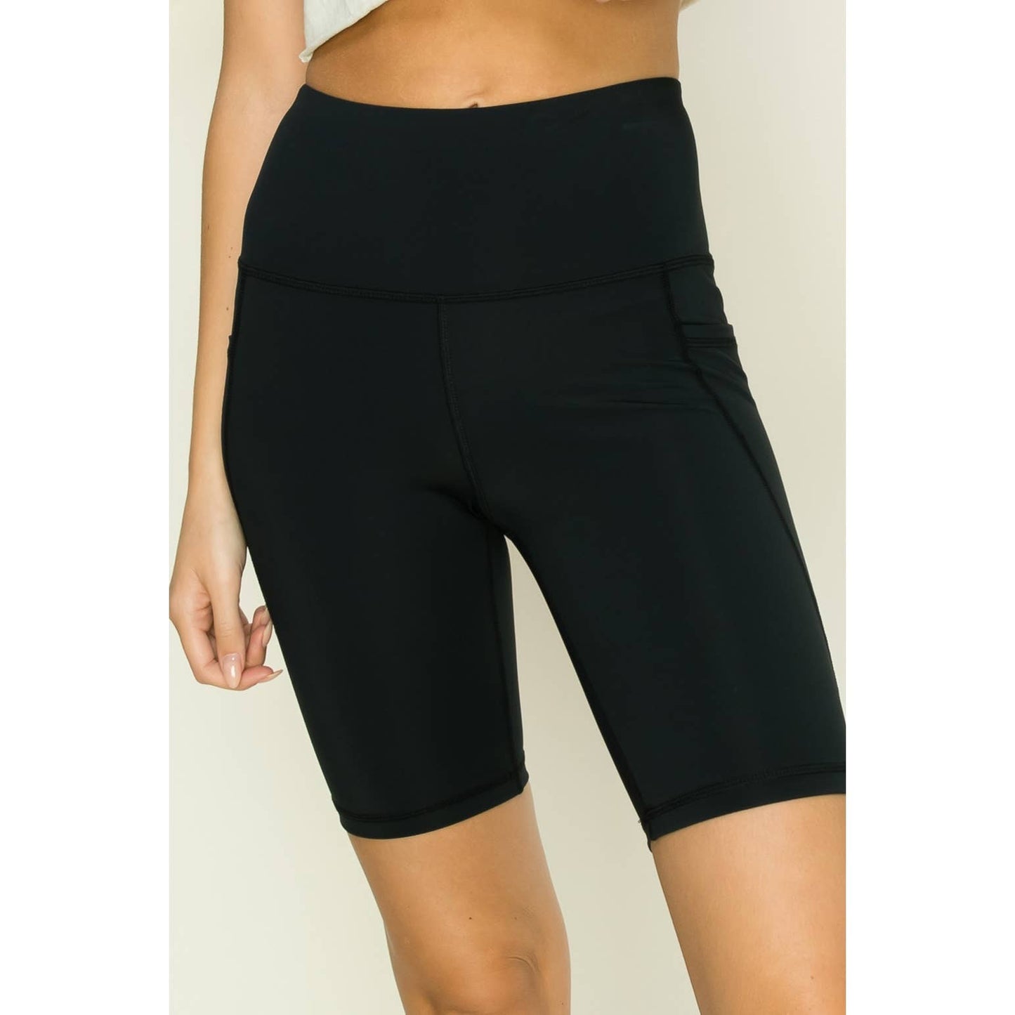 HIGH WAIST SIDE POCKET SHORT 9 INCH