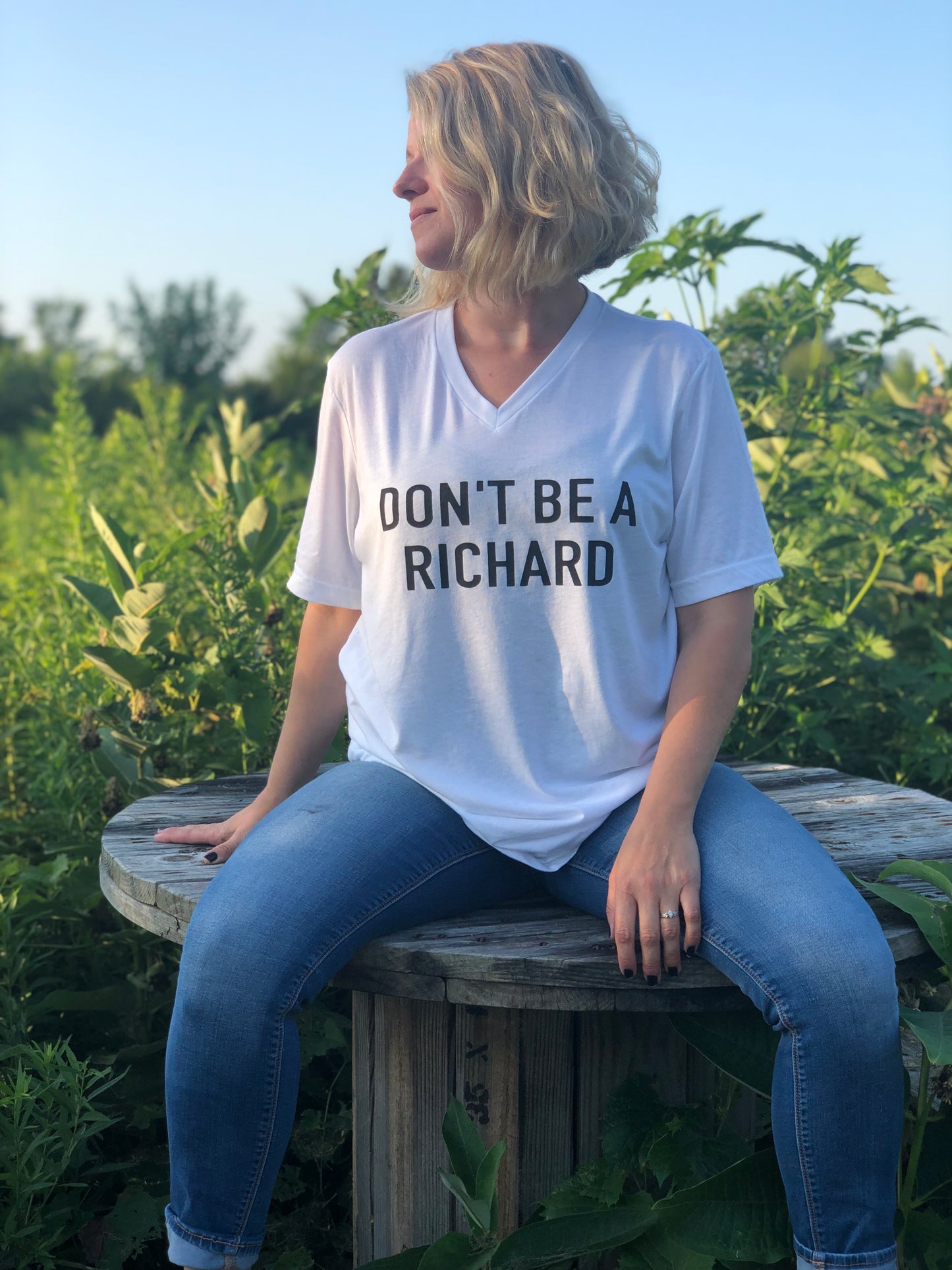 DON’T BE A RICHARD - TEE VNECK